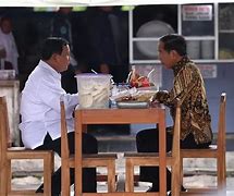 Pak Jokowi Makan Bakso Di Magelang